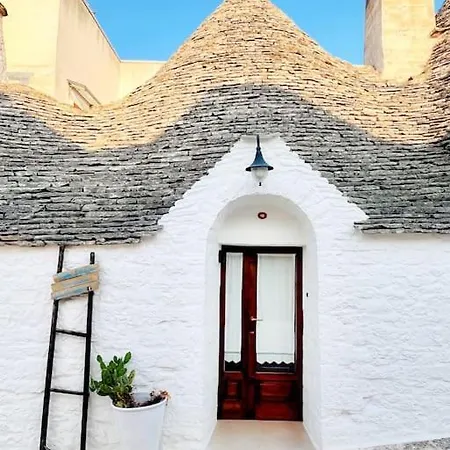Trullo In Valle D'itria With Pool Martina Franca