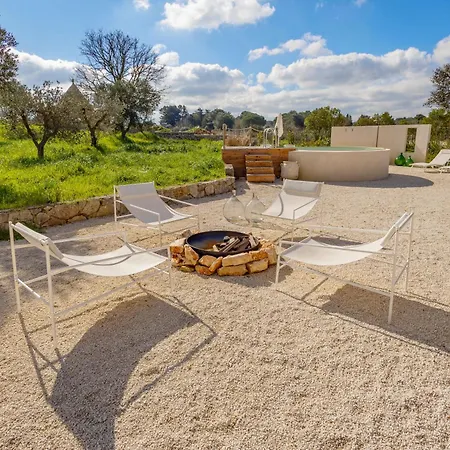 Trullo In Valle D'itria With Pool