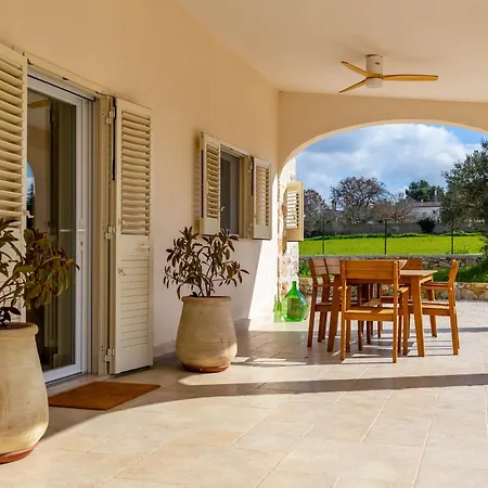 Trullo In Valle D'itria With Pool *