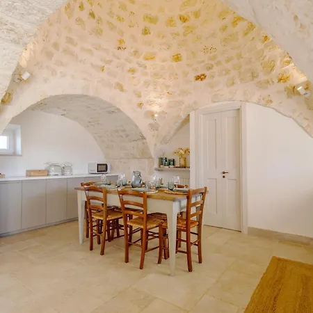 Trullo In Valle D'itria With Pool